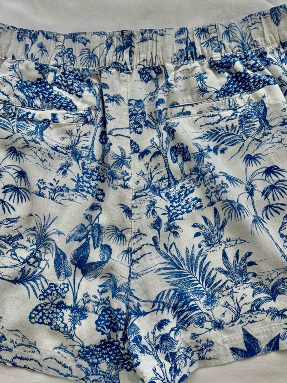 Linen shorts, blue/ white floral - Picture 2 of 7